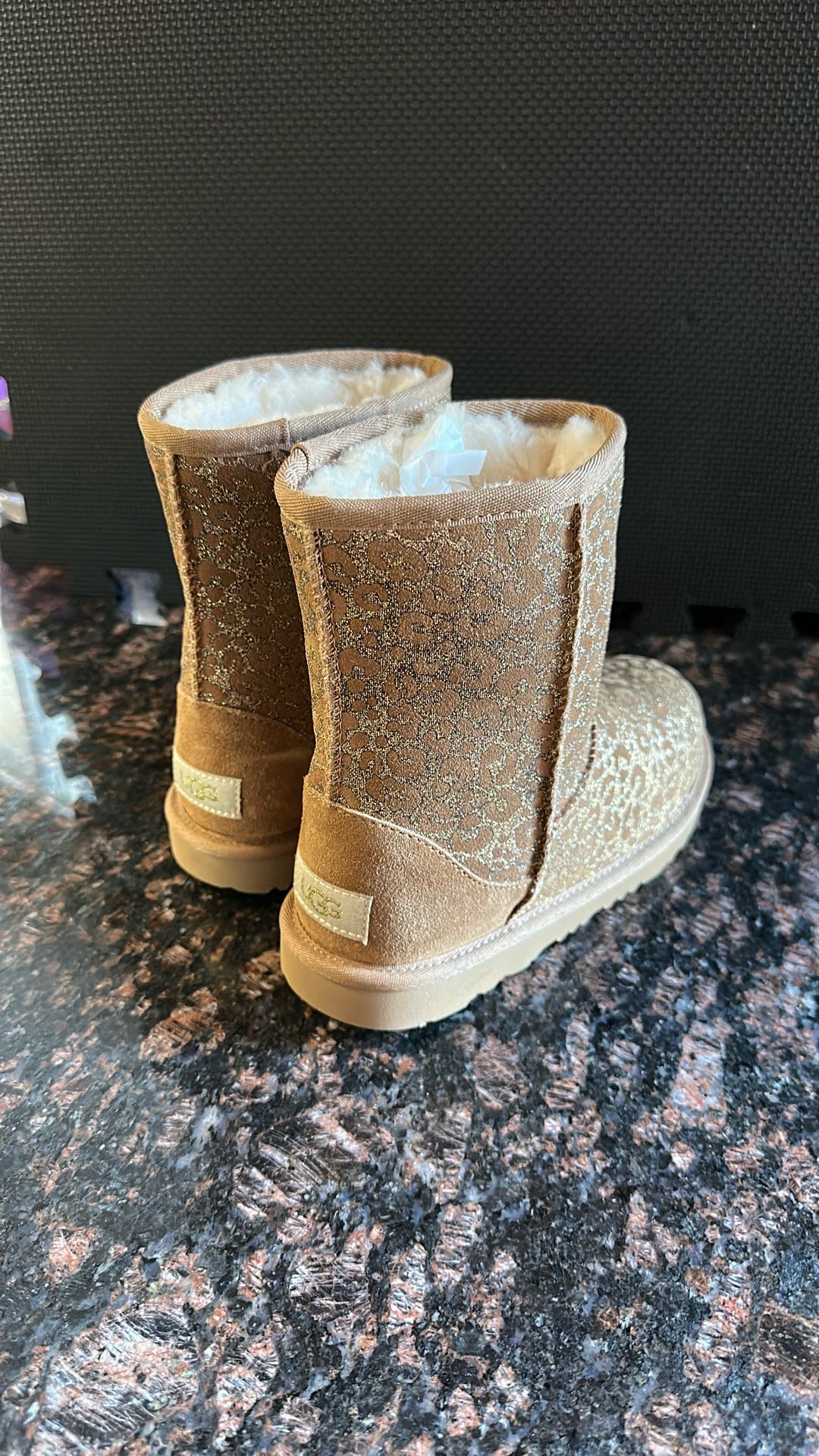 Ugg