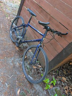 Trek Multitrack hybrid bike 7200 super lightweight 700/29 wheel
