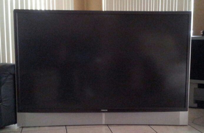 Toshiba 72HM196 72" 1080p rear-projection DLP HDTV