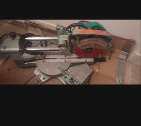 Hitachi C8FB2 8-1/2" Slide Compound Miter Saw.