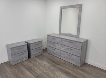 Dresser Whit Mirror And 2 Nightstands  - Cómoda Con Espejo y 2 Mesitas de noche