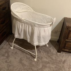 Baby Bath Tub And Baby Bassinet