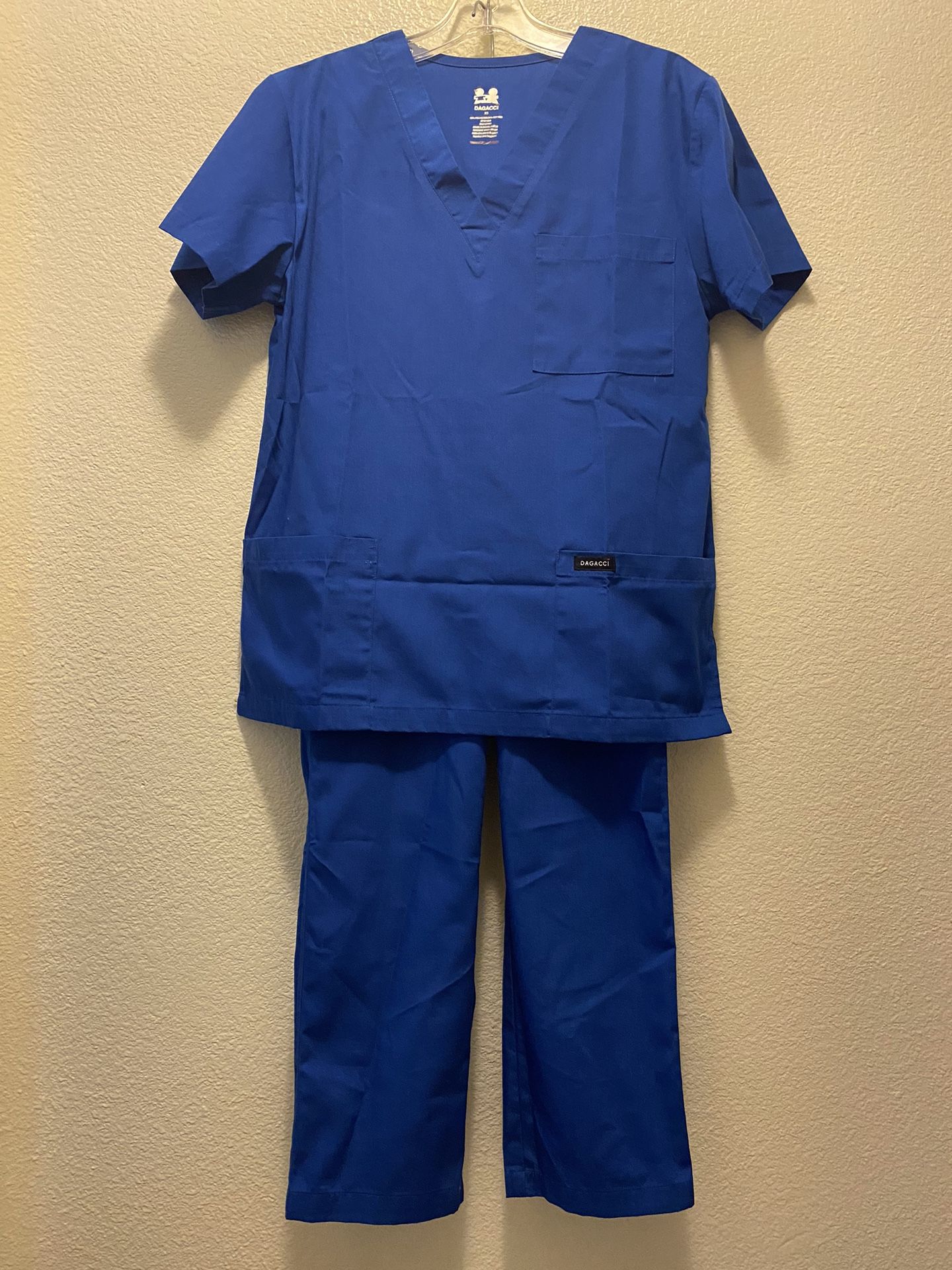 Dagacci Medical Scrubs 2 Piece Set Short Sleeved Size X Small Never Worn