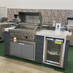 New Outdoor Kitchen - Finance Available 
