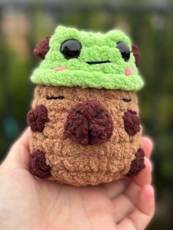 Crochet Capybara in Frog 🐸 Hat plushie