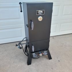 Masterbuilt Pro  Propane Smoker BBQ-Grill/ Ahumador 