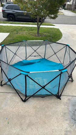 Regalo Play Yard