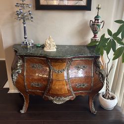 Vintage victorian cabinet with beautiful wooden inlay. 
