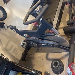 Sole  Sb700  Exercise Bike