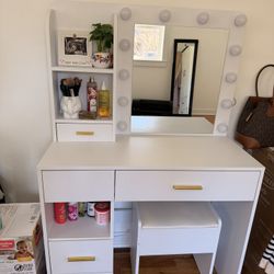 White Vanity w/ Lights 