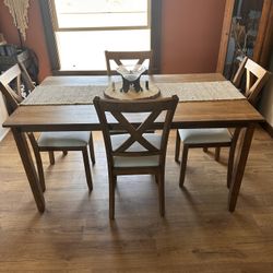 Kitchen Table With 4 Chairs Like New Willing To Meet In Alb.