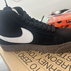 NIKE SB ZOOM BLAZER MID BLACK GUM WHITE 864349 010