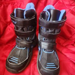 Weatherproof Kody Boys Snow Boots with Multi Hook & Loop Strap Closures All-Weather Insulated Winter Boots Size 2