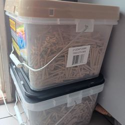 New Exterior excrews 25lb buckets 