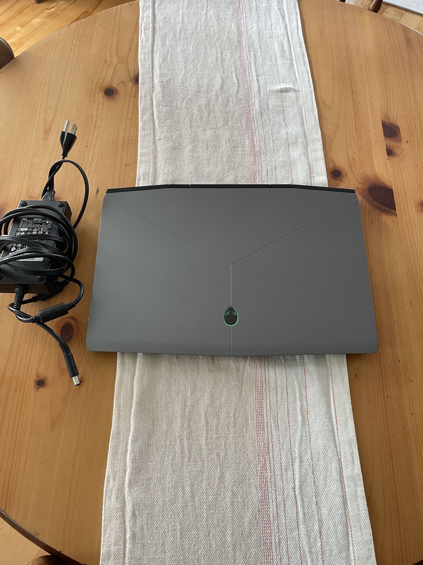 Alienware m17 Gaming Laptop - Grey