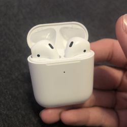 Apple AirPods 2nd Gen 