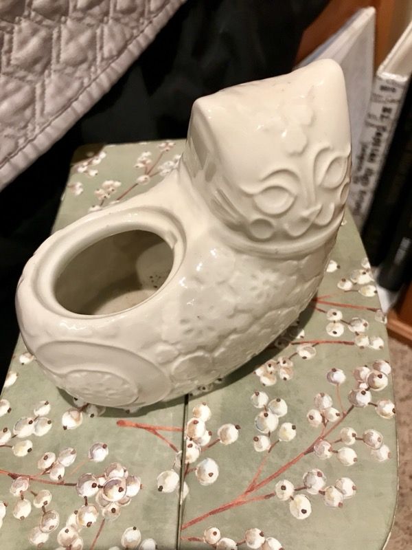 Ceramic cat