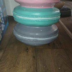 Macaroon Stool