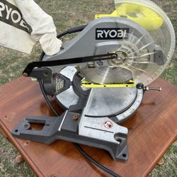 RYOBI  10 INCH COMPOUND MITER SAW 