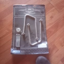 Factory Suzuki Saddlebad Mounts 1600 Intruder/ Boulevard
