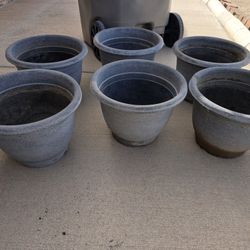 18 small, 4 set a little bigger,  13 medium,  15 large, 3 XL, 1 XXL...51 total.. $2-$3-$5-$10-$15, plants, flowers, yard, window, inside outside, cera