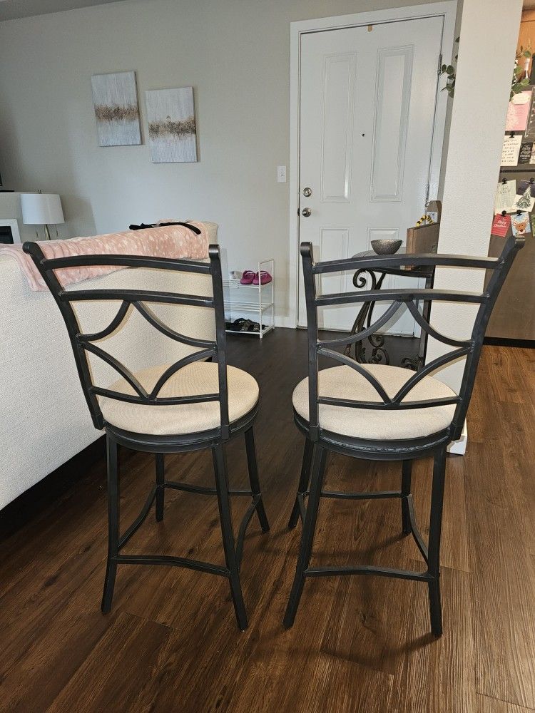2 Counter Stools