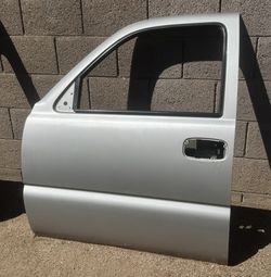 2004 Tahoe Drivers Door (Shell Only)
