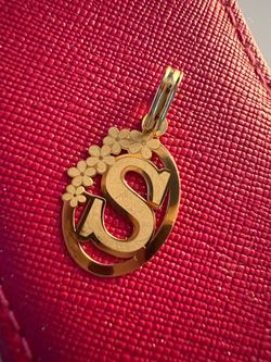 18k Pure Gold S initial pendant