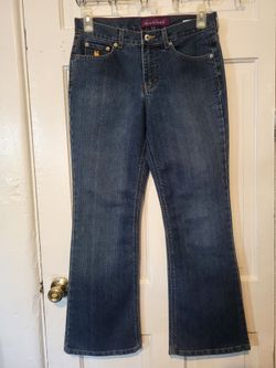 Gloria Vanderbilt Giselle Flare Jeans. Blue denim jeans