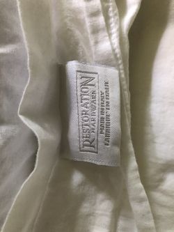 Bed skirt full
