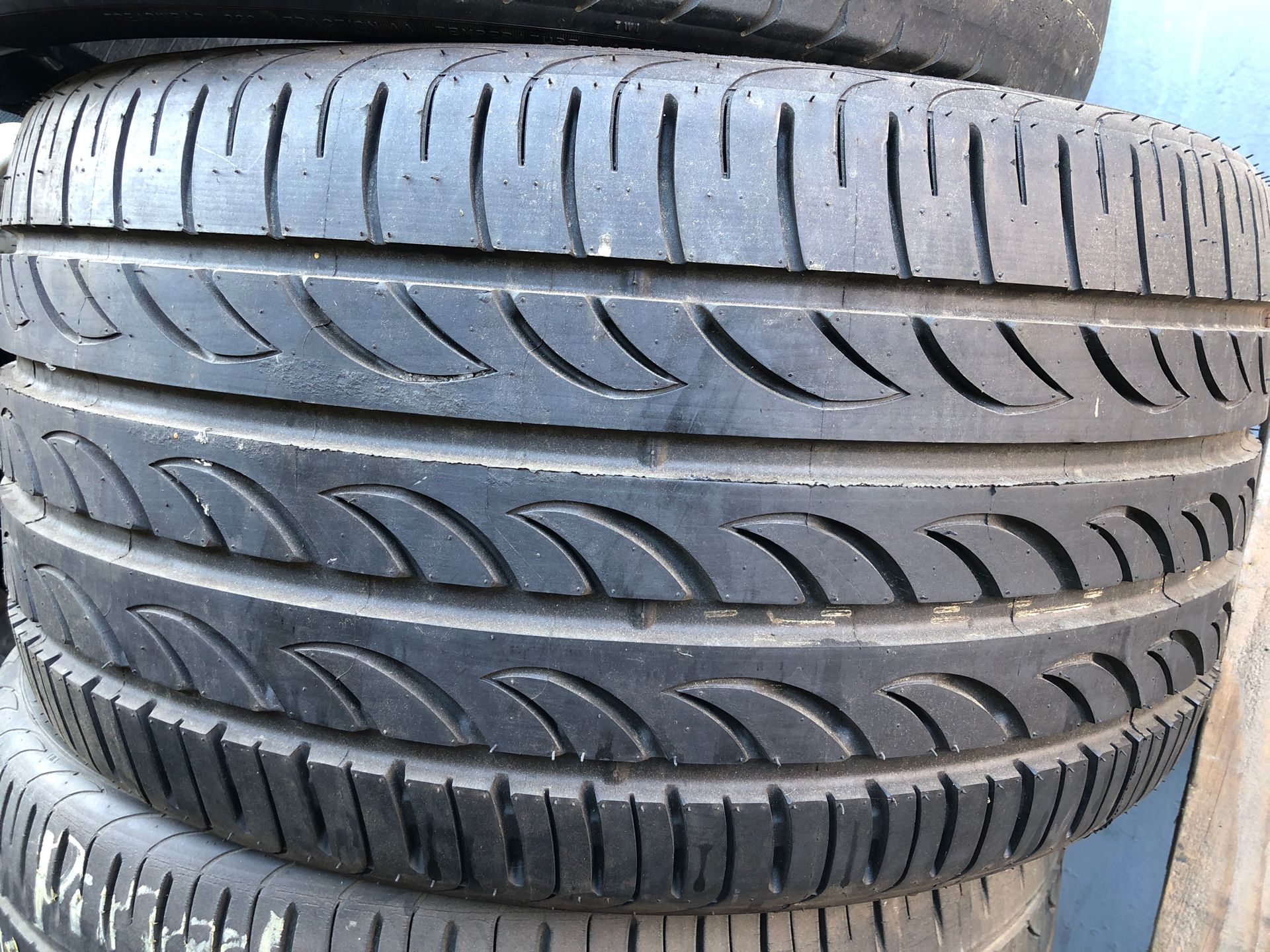 315/25/22 Pirelli tire