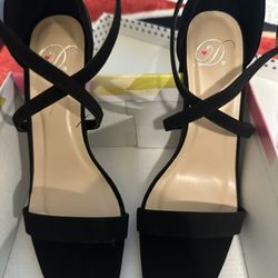 Women’s Shoe size 6 