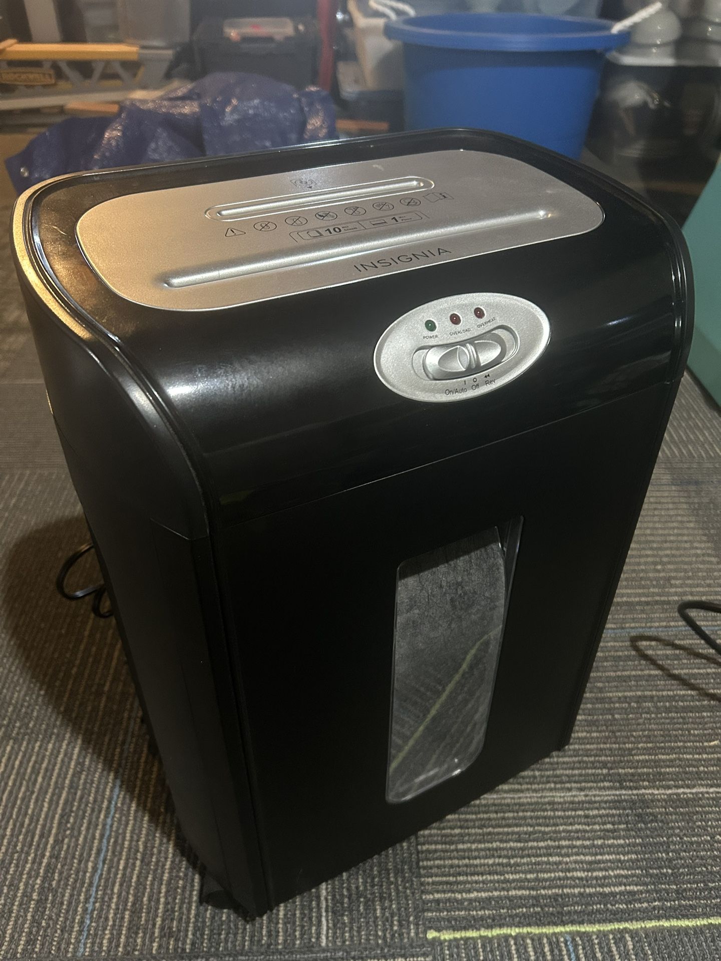 Like-new Insignia Micro-cut Paper Shredder