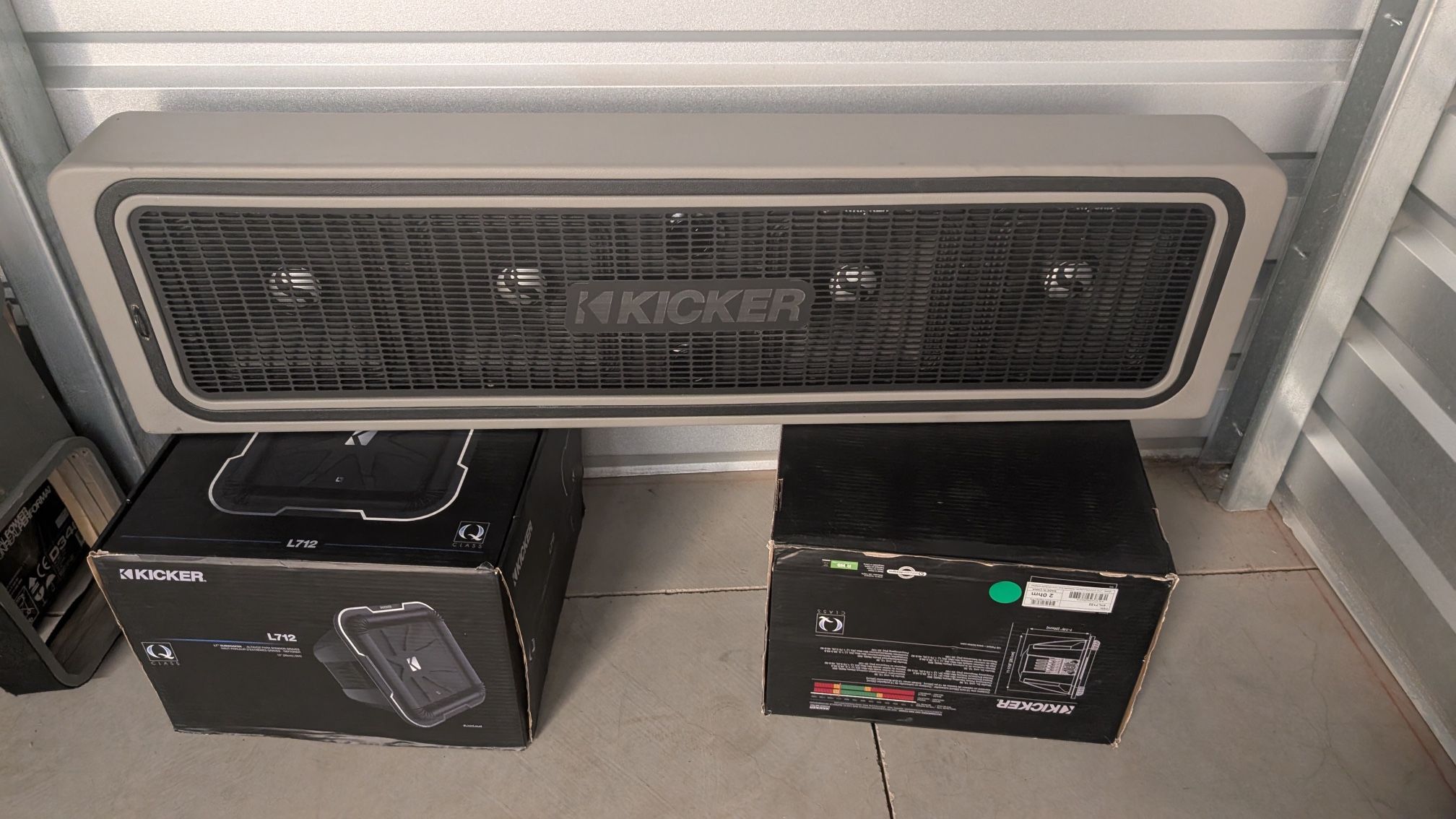 CUSTOM SPEAKER BOX RGB LIGHTS WITH 4 Kicker St 9” Mid Bass Speakers And Bullet Tweeters