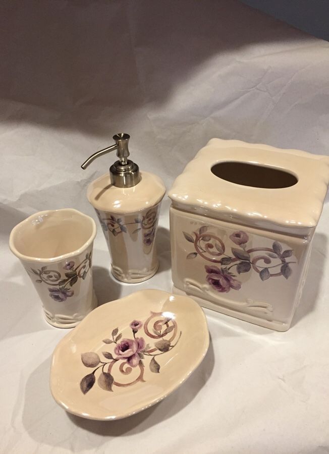 Croscill Bath Set - Tissue Box Cover, Dispenser, Soap Dish & Drinking Cup