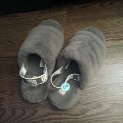 Womans UGG Slides 