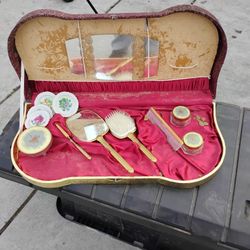 Vintage Vanity Set  Very Nice