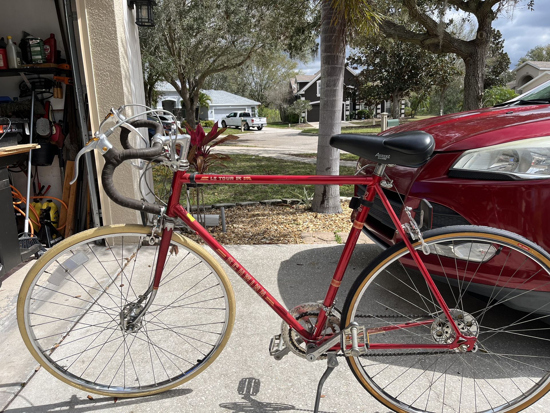 Schwinn Le Tour IV With Manual (negotiable)