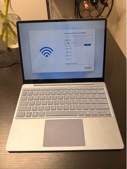 Microsoft Surface Laptop Go