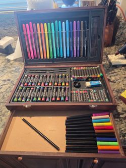 Art supplies kit
