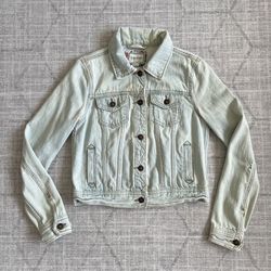 Forever 21 Girl’s Light Blue Denim Button Up Jean Jacket