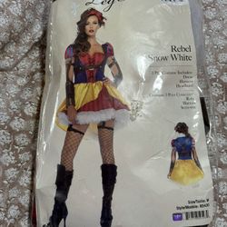 Snow White Halloween Costume