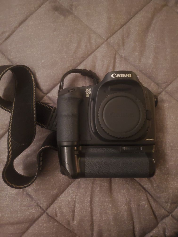 Canon EOS 10D and Battery Grip included