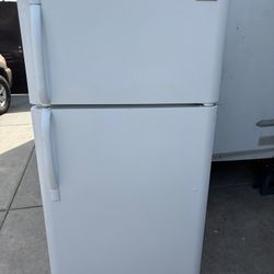 Frigidaire Fridge 