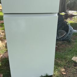 Hisense refrigerator Works Real Good