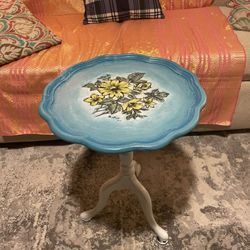Hand Painted Two tone Scalloped Edge Tilt Top Pedestal Table with Queen Anne Tripod Legs