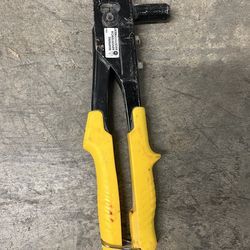 Stanley MR33 medium-duty riveter