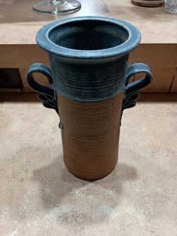 Vintage Charles Gorrell Otters Lair Orcas Pottery Vase