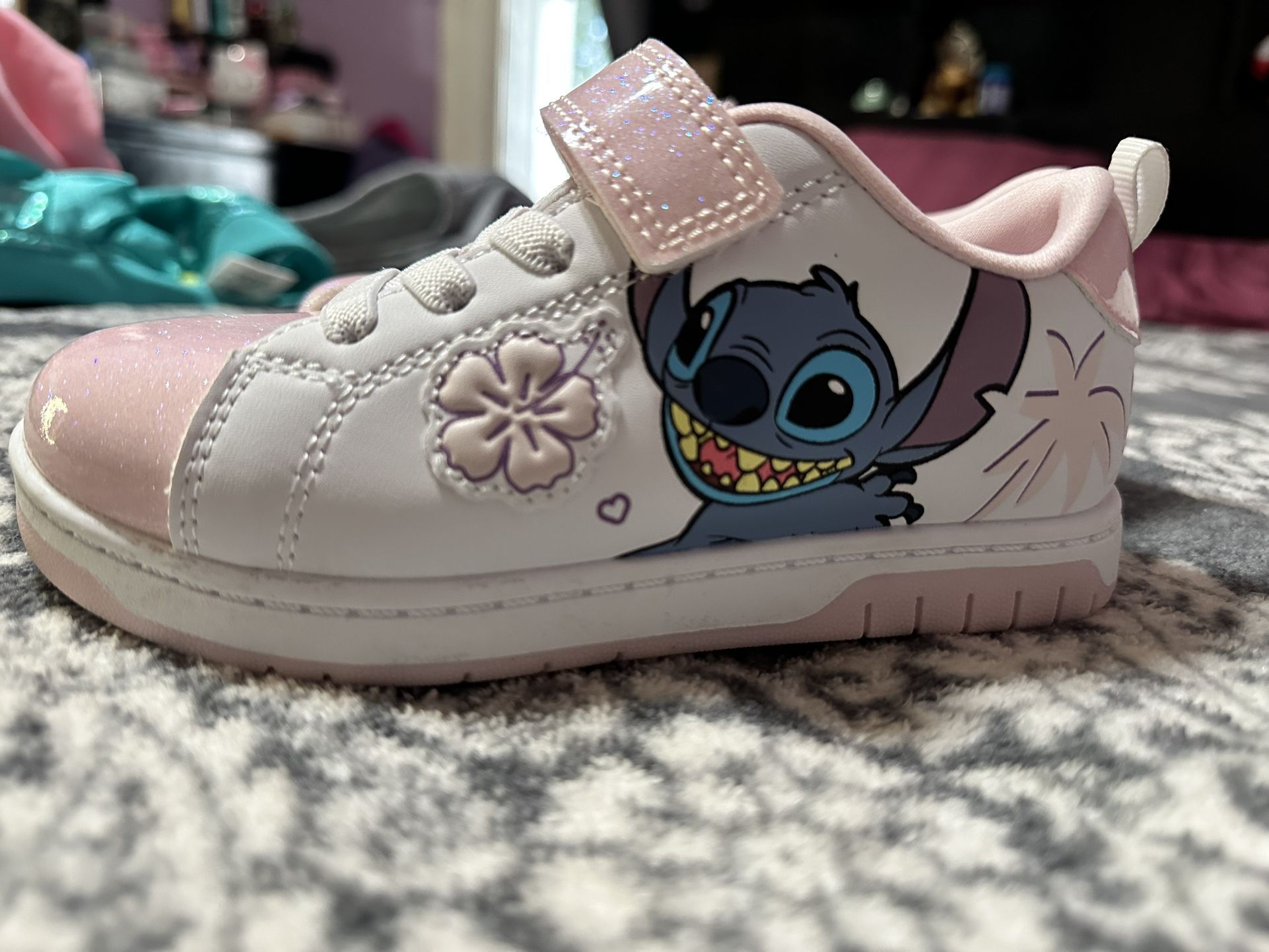 Stich Sneakers