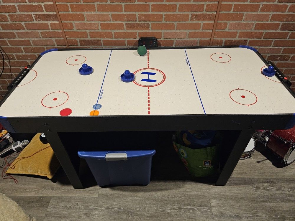Air Hockey Table